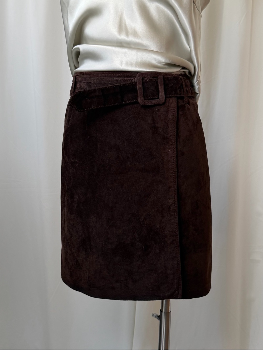 Vintage Ann Taylor Brown Leather Suede Wrap Skirt - Size 4. - Picture 5 of 15